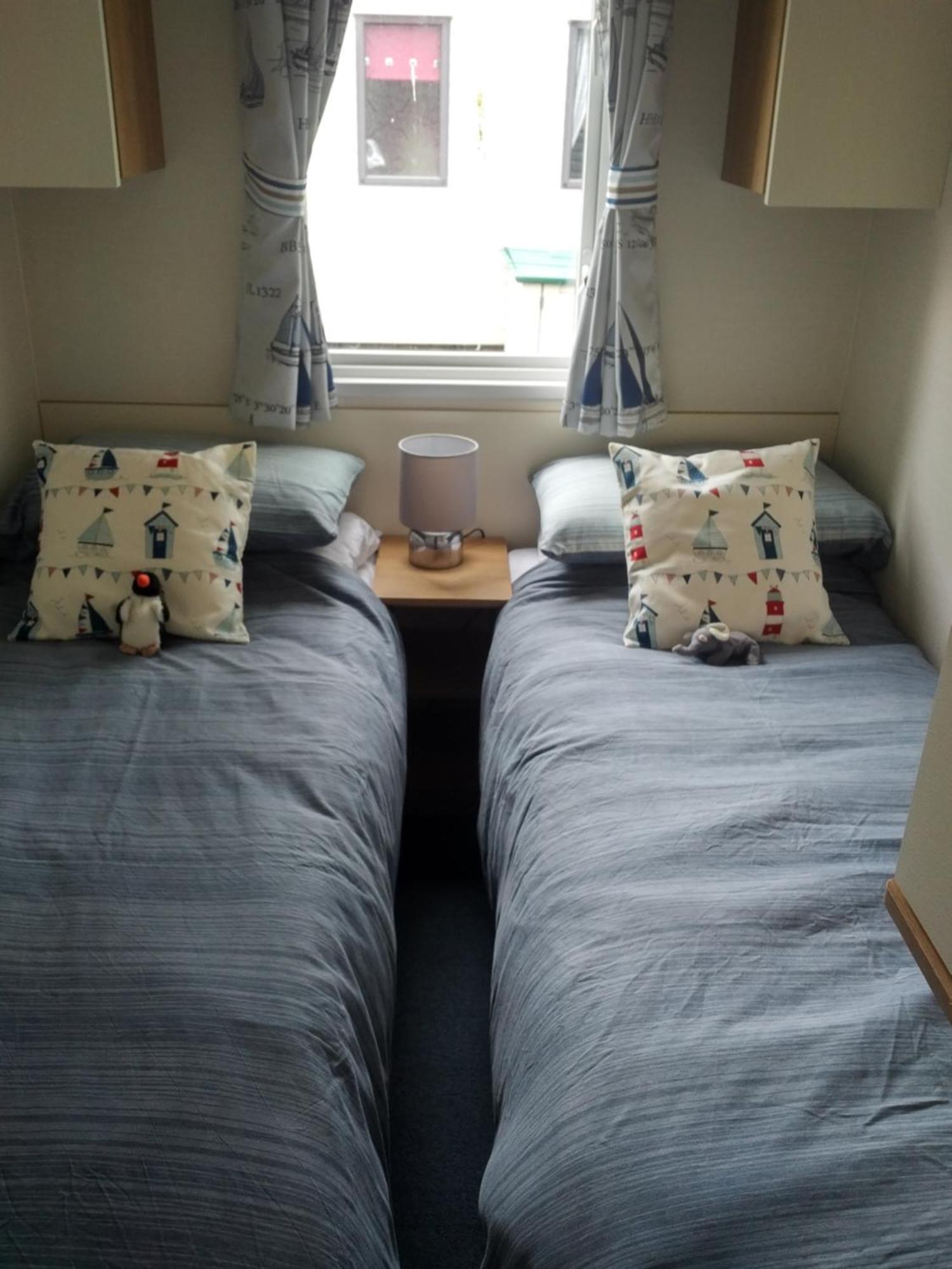 Haggerston Lola The Lodge And Betty The Van Cheswick 部屋 写真